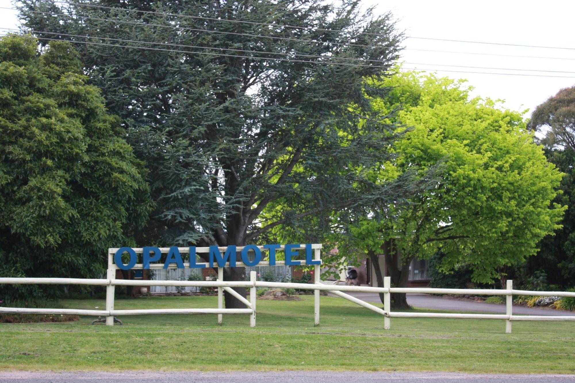 Opal Motel Leongatha Εξωτερικό φωτογραφία